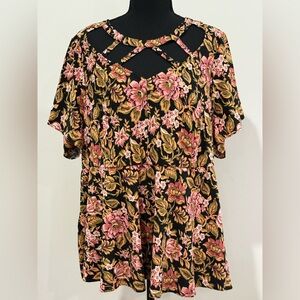 Torrid 3 (3X) Floral Cut Out Neck Short Sleeve Top - Black/Pink 744